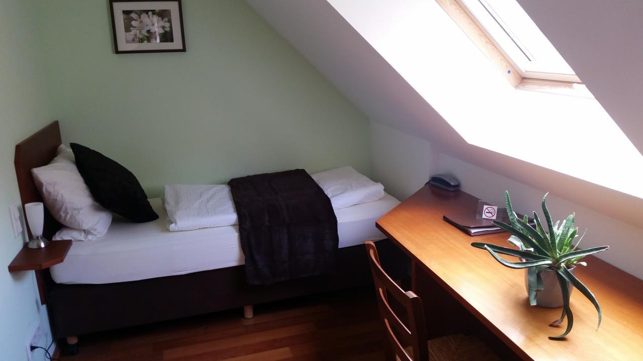 Ellenbergs Restaurant & Hotel Hessheim Bagian luar foto